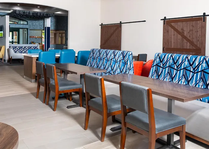 Express & Pittsburgh-south Side By Ihg Hotel