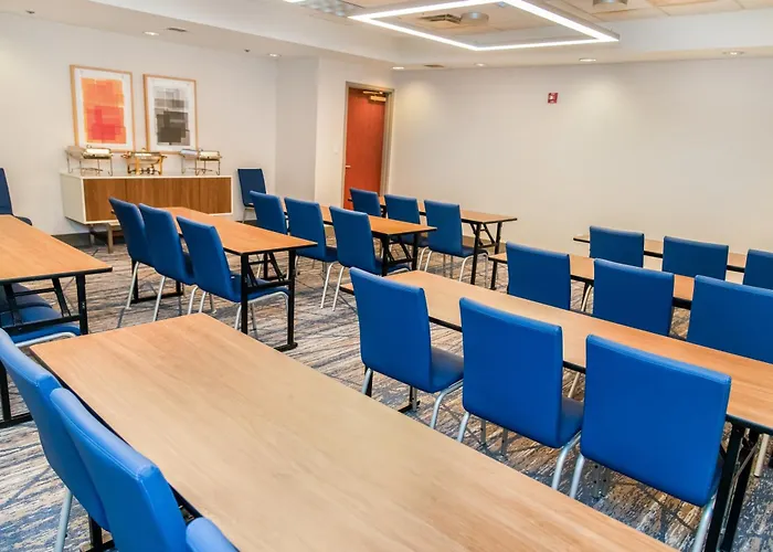 Hotel Express & Pittsburgh-south Side By Ihg 4*
