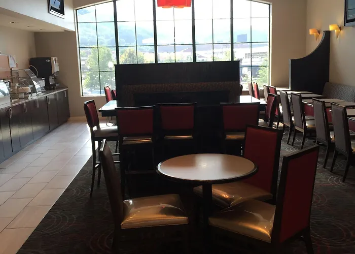Hotel Express & Pittsburgh-south Side By Ihg 4*